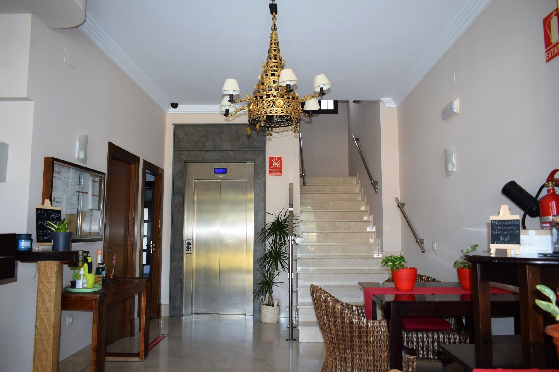 Edificios-Venta-San BartolomÃ© de la Torre-1836470-Foto-18