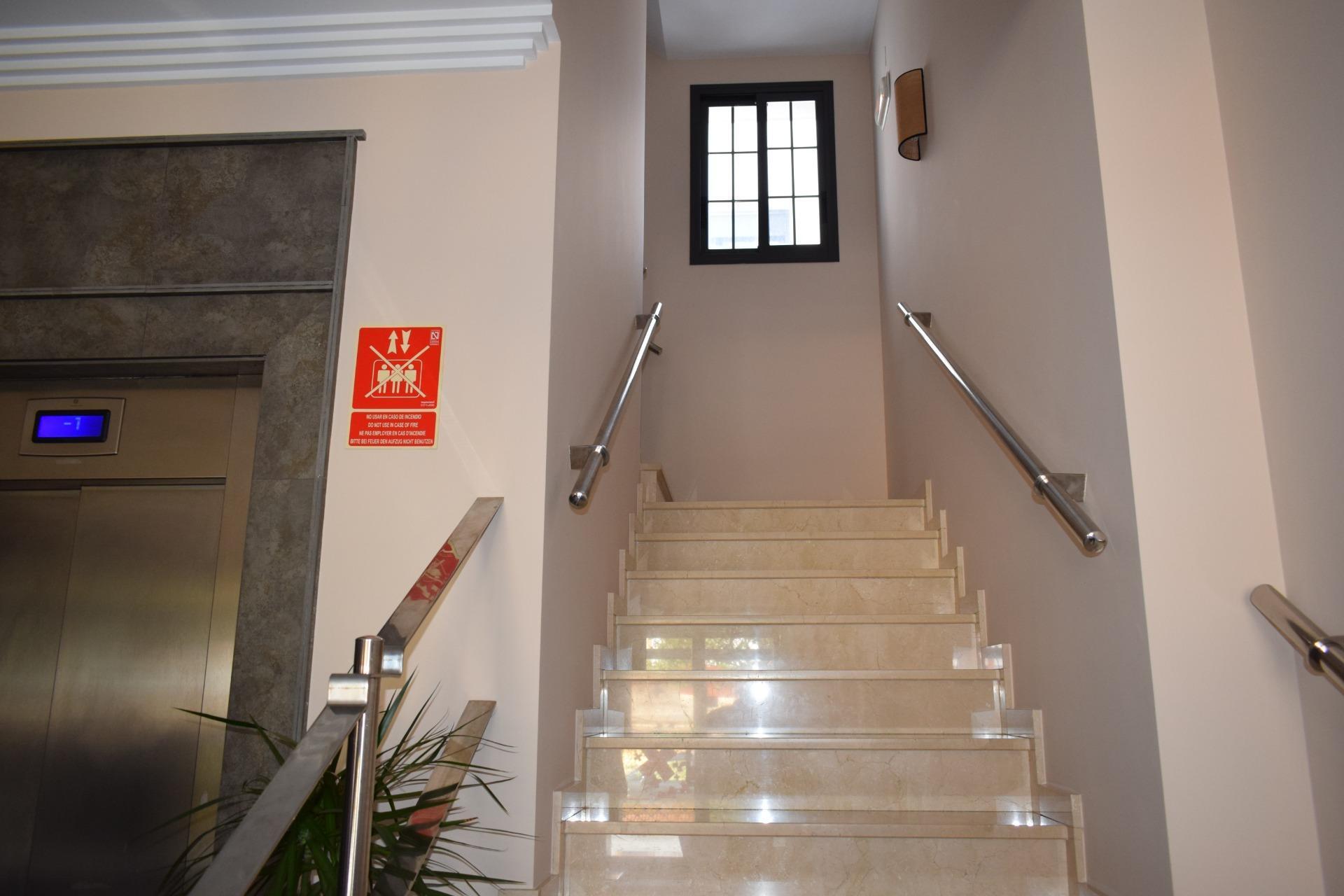 Edificios-Venta-San BartolomÃ© de la Torre-1836470-Foto-26