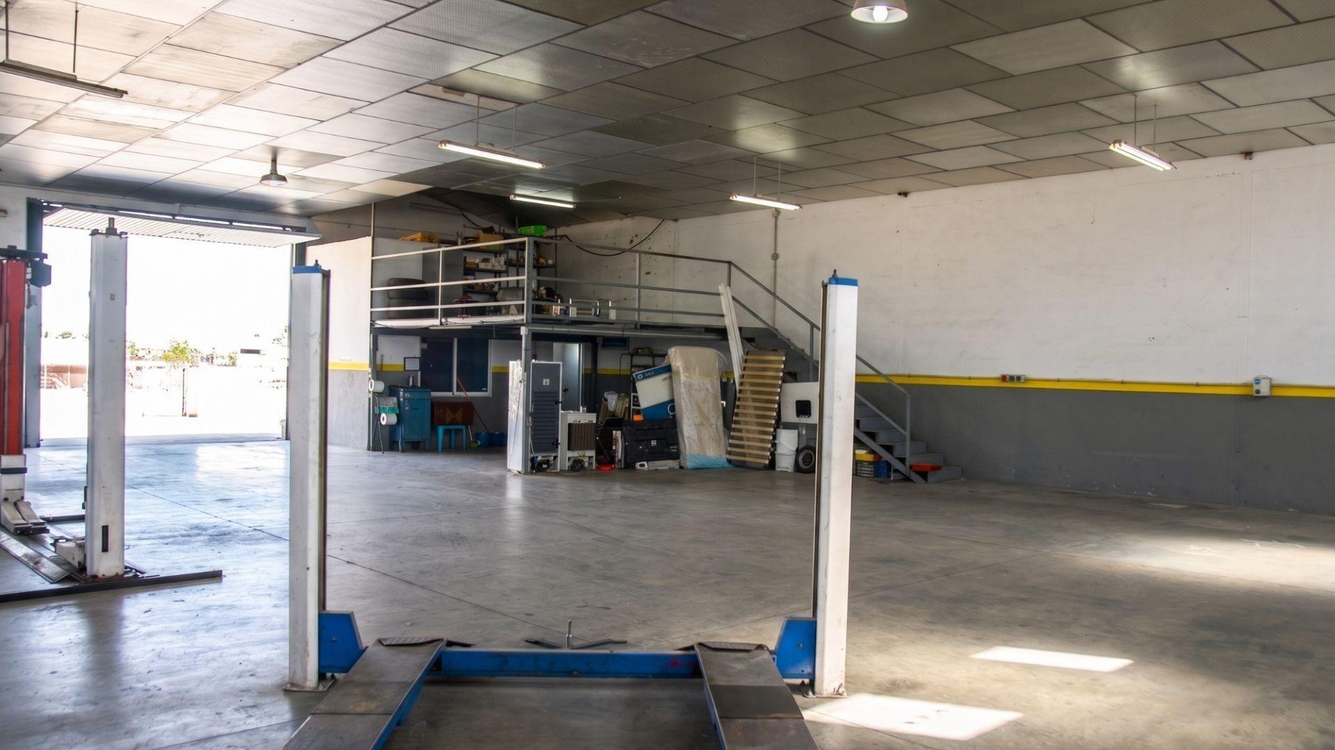 Naves-Venta-Elche-2411343-Foto-6