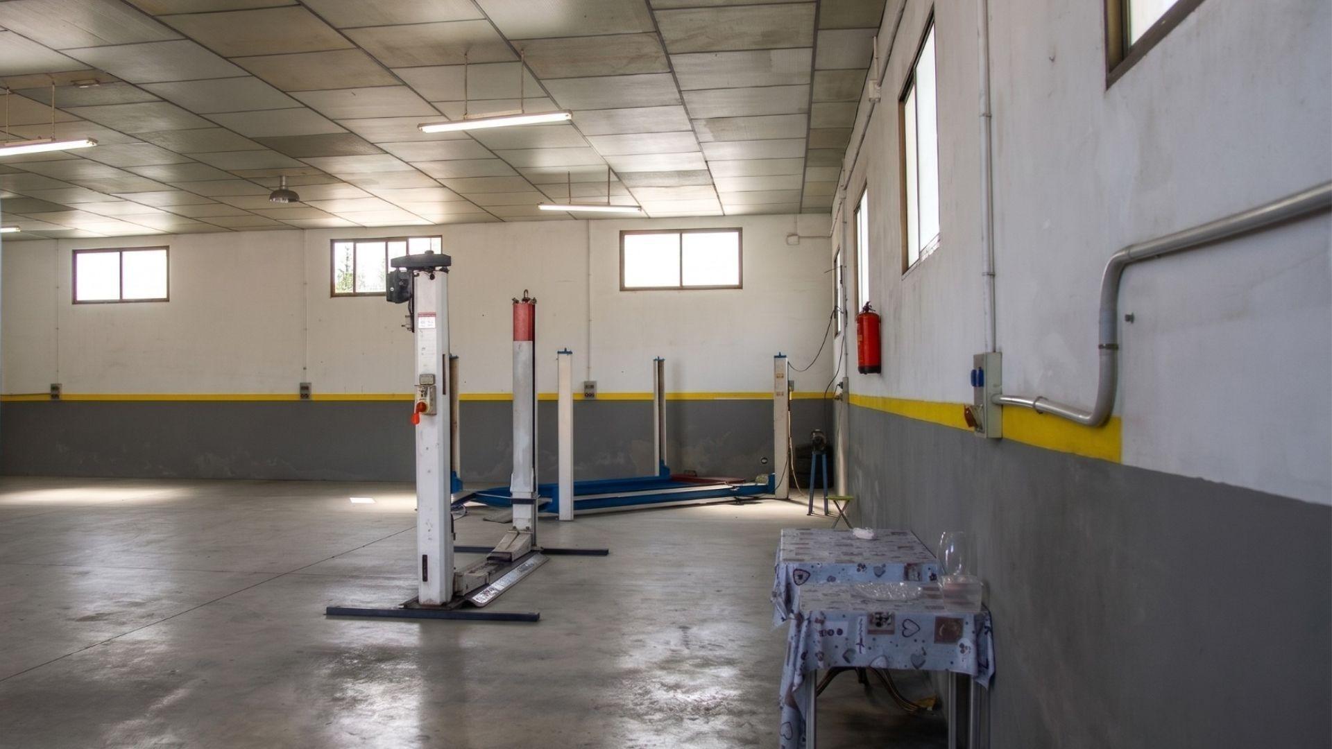 Naves-Venta-Elche-2411343-Foto-8