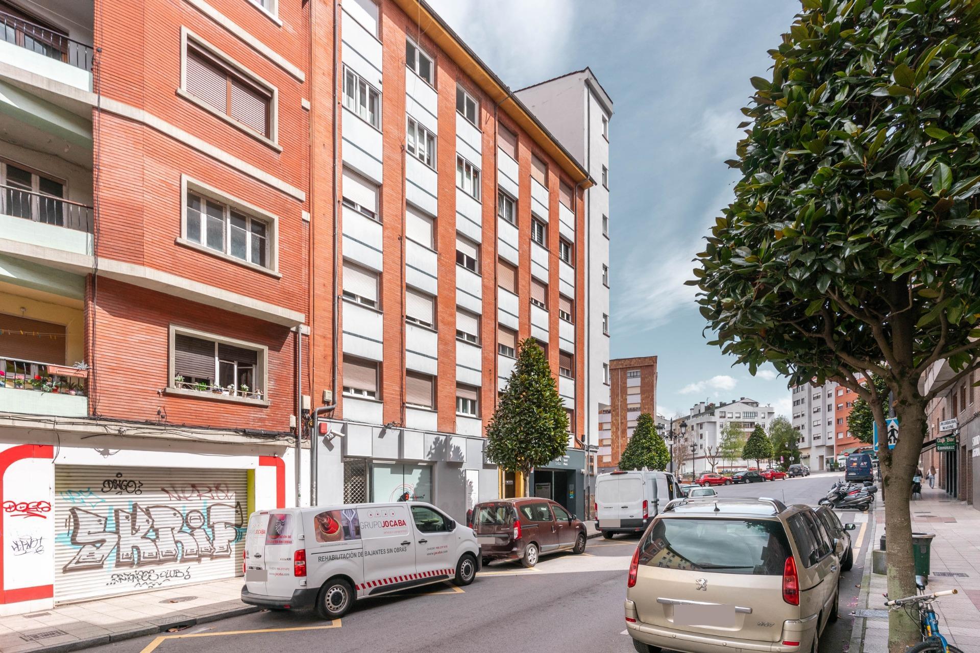 Piso en venta  calle ARMANDO ALVAREZ PALACIO, 11, Oviedo, Asturias  31/32