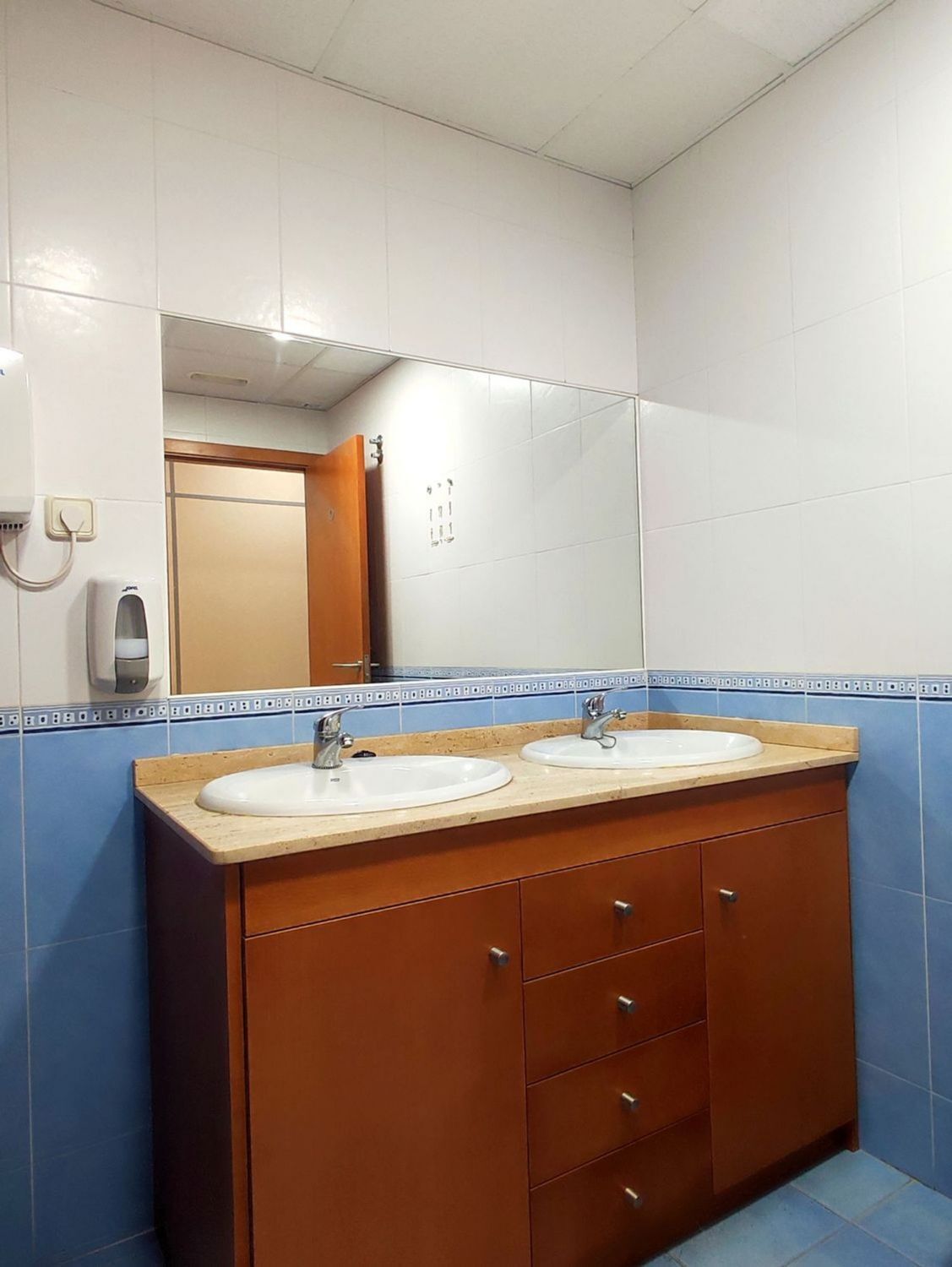 Negocios-Venta-Culleredo-2418422-Foto-32