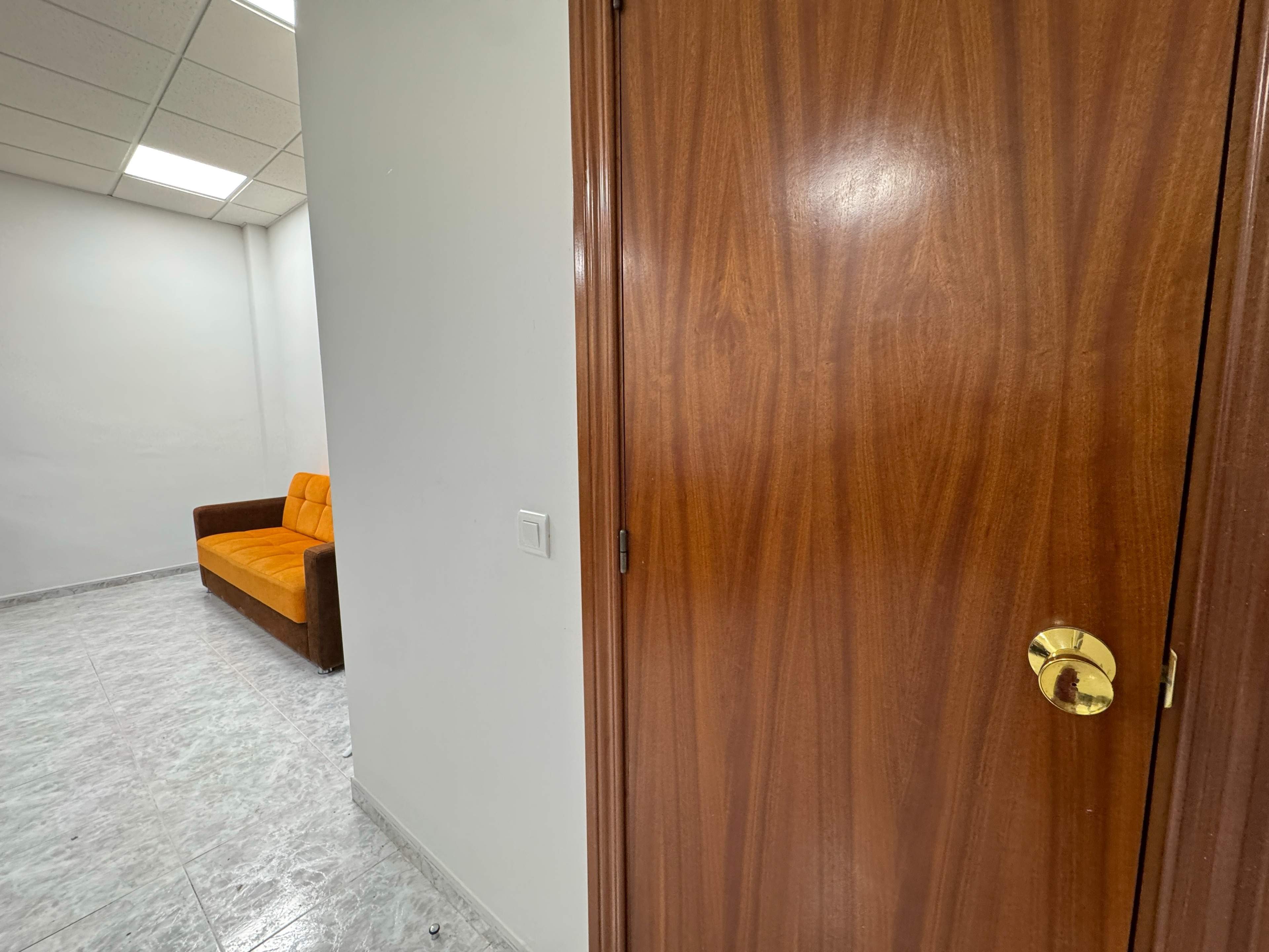 Oficinas-Venta-BenalmÃ¡dena-2412692-Foto-9