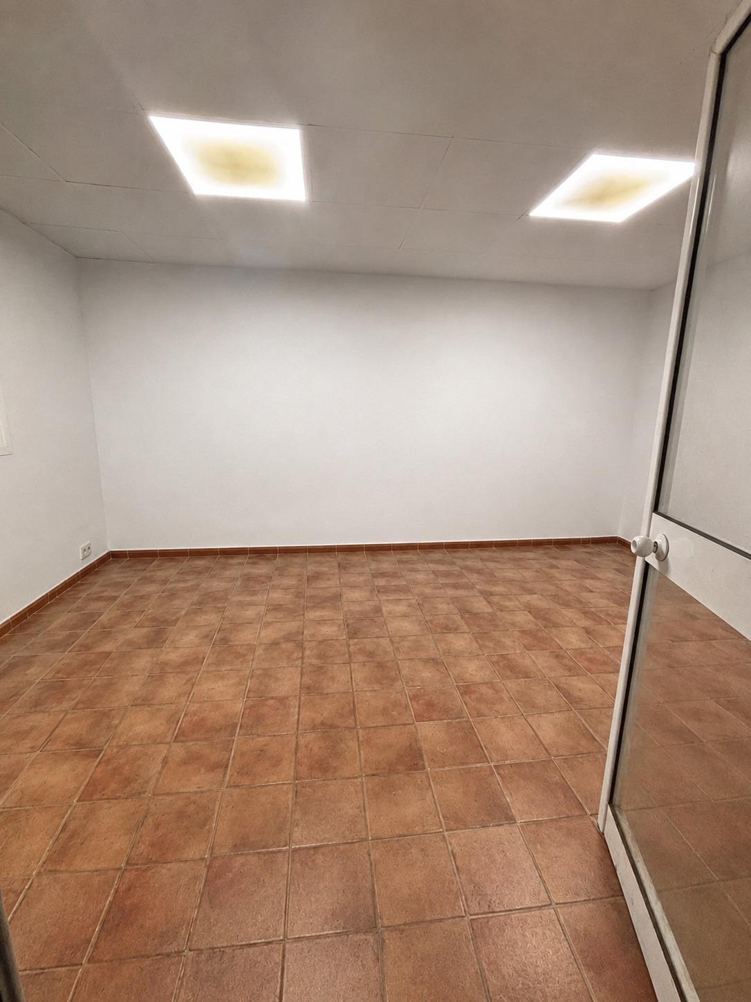 Naves-Venta-Chiclana de la Frontera-2410923-Foto-8