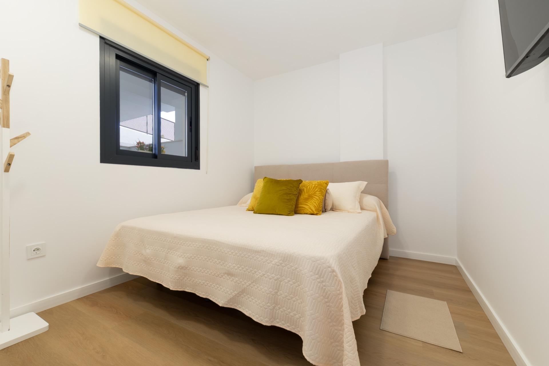 Pisos-Venta-BenalmÃ¡dena-2417042-Foto-16