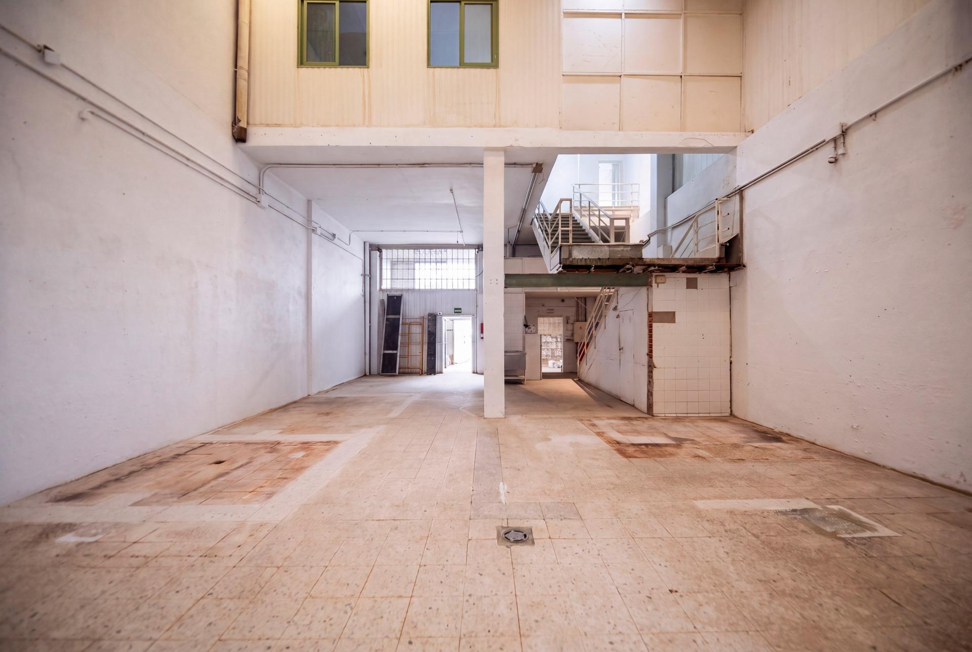 Naves-Venta-AlcorcÃ³n-2415746-Foto-2