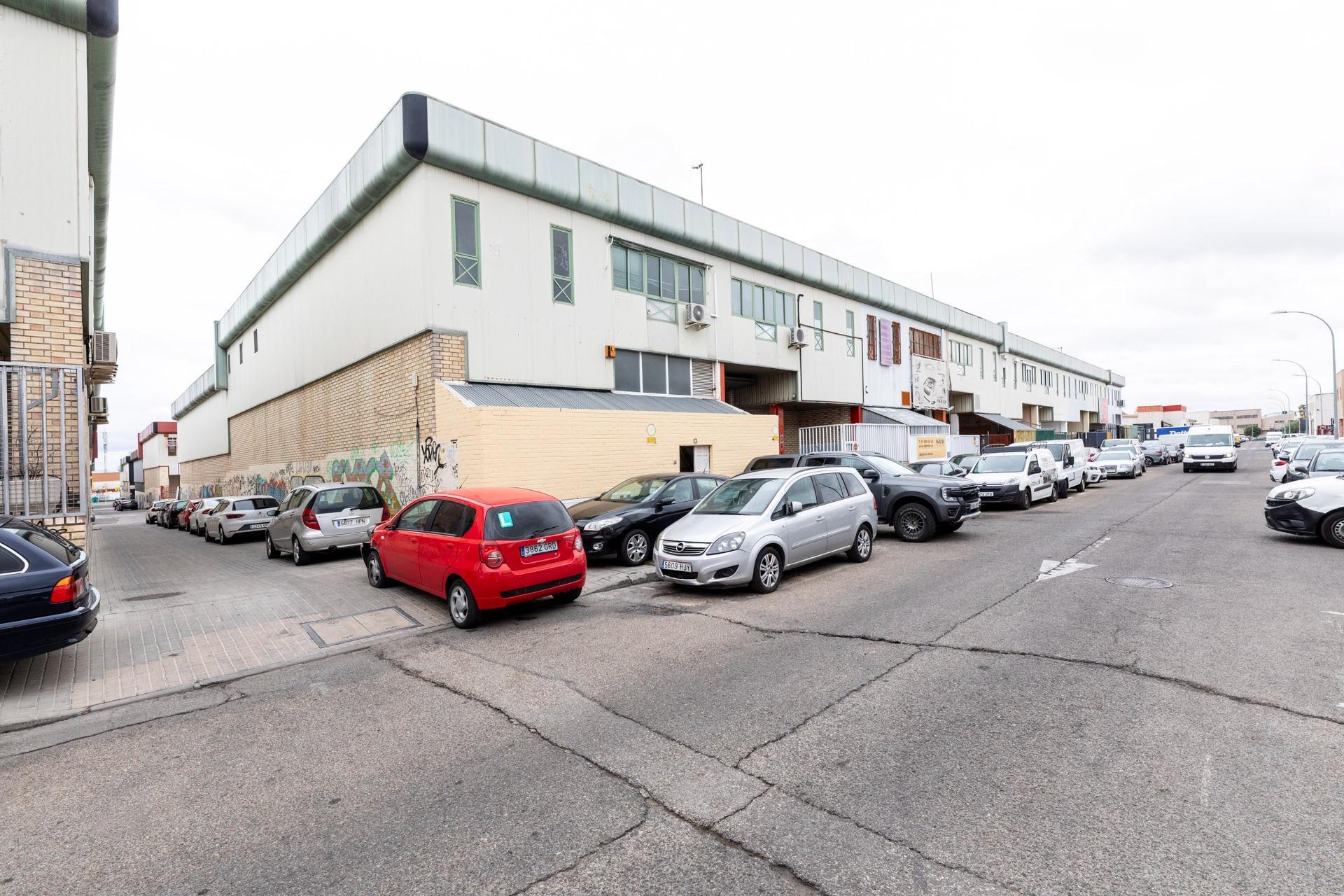 Naves-Venta-AlcorcÃ³n-2415746-Foto-19