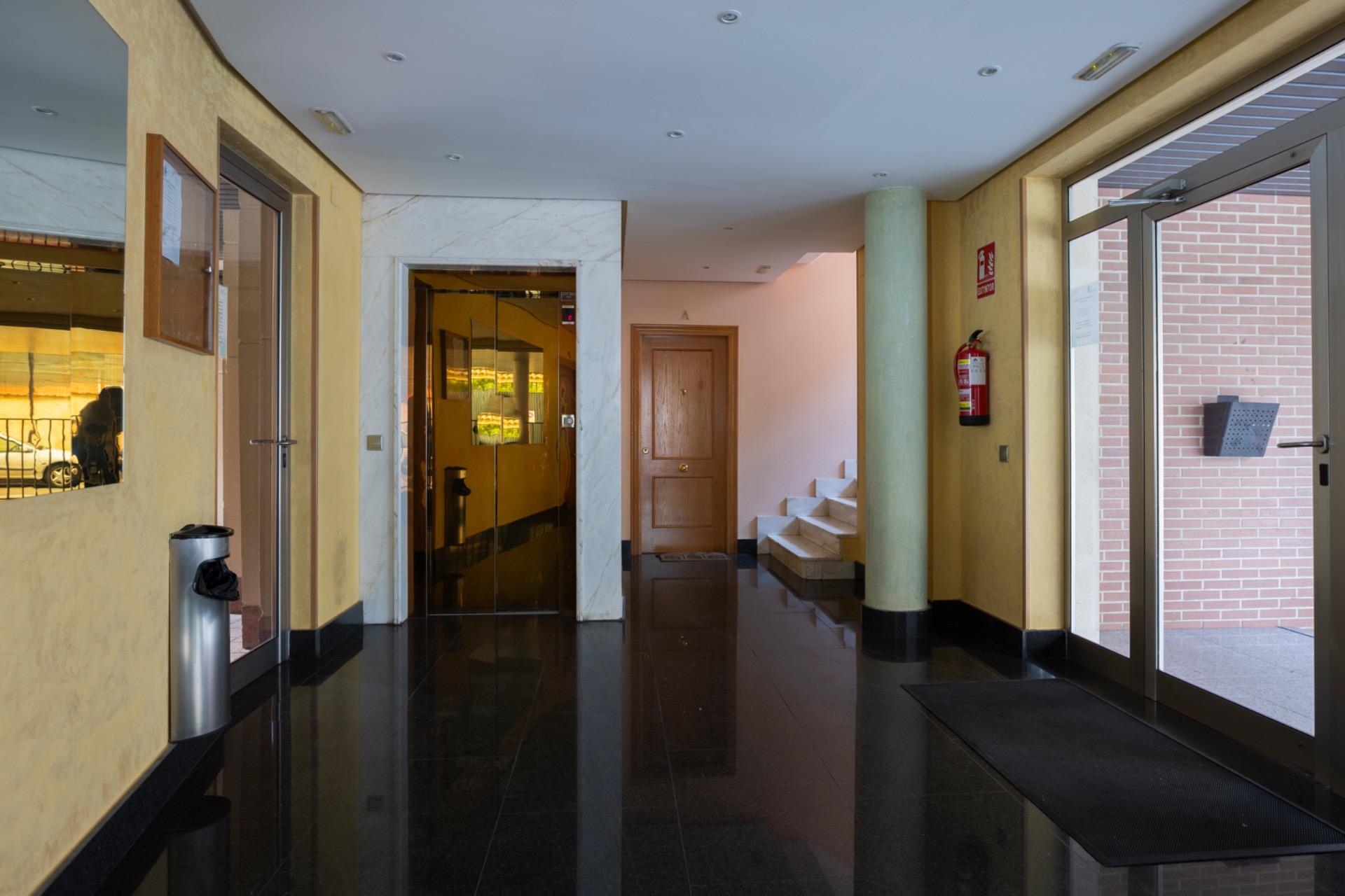Pisos-Venta-Laguna de Duero-2428018-Foto-3